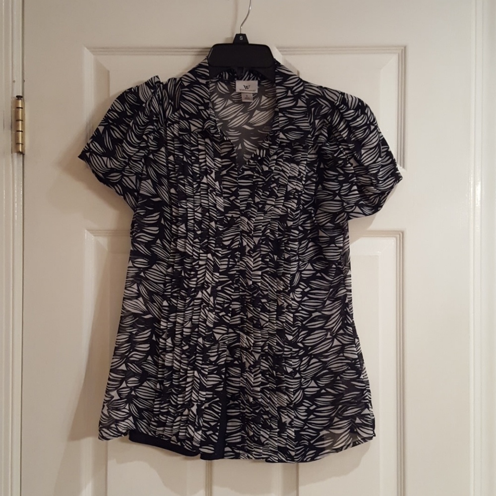Worthington Buttoned down top
